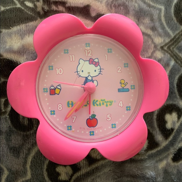 HELLO KITTY Alarm Clock - Picture 1 of 3